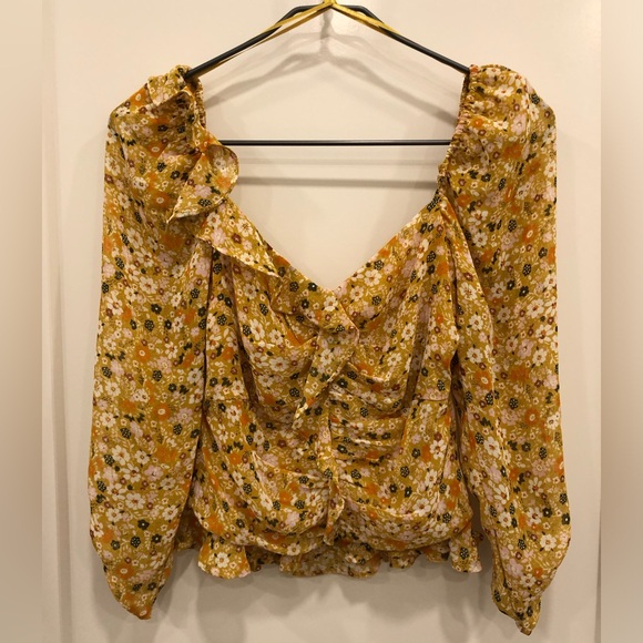 XS floral blouse from Astr The Label. - Picture 3 of 7